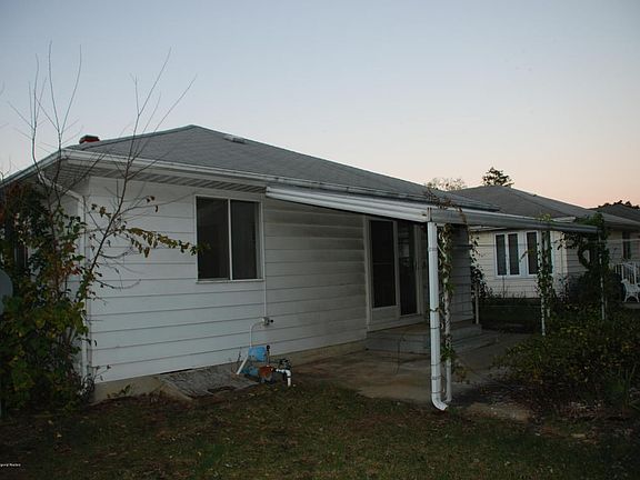 3rd image of 37 Charlotteville Dr S