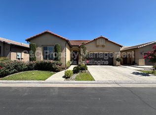 5967 E Via Peccio Dr, Fresno, CA 93727