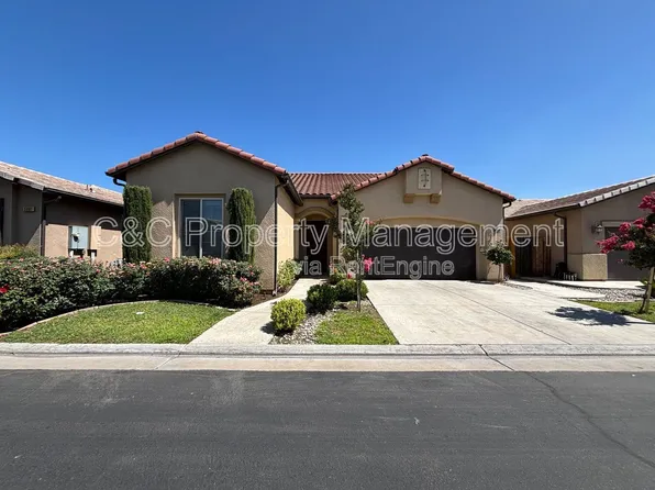 5967 E Via Peccio Dr, Fresno, CA 93727
