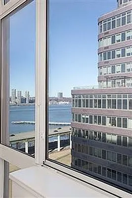 Sold by Douglas Elliman | media 21