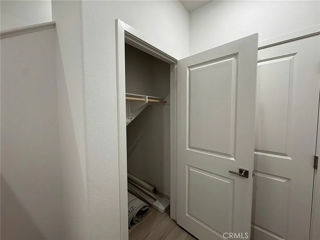 4 bed, 2.5 bath, 1631 sqft, $4,000 — Photo 3