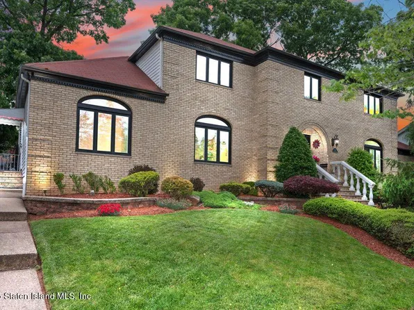 111 Radigan Ave, Staten Island, NY 10309