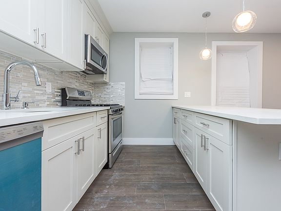 3rd image of 24-13 35th St #1F