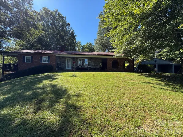 3957 Hollywood Ridge Rd, Lenoir, NC 28645