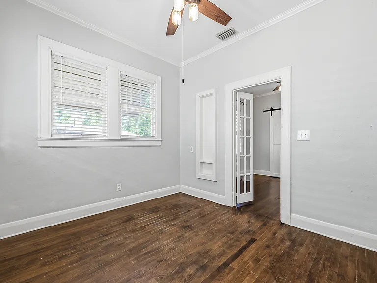 702 W Warren Ave — Photo 12