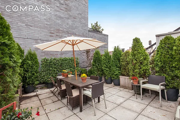 Sold by Compass | media 10