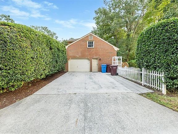 4th image of 3240 Morningside Dr
