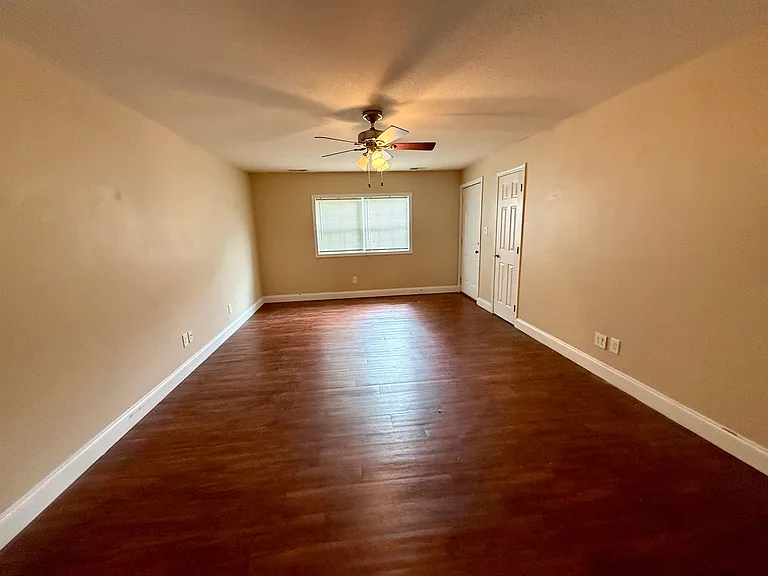 1401 John Exum Pkwy #1 — Photo 4