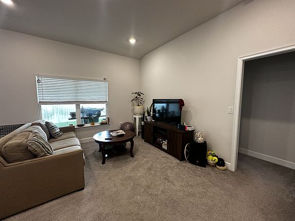 4th image of 4579 SE 25th Loop