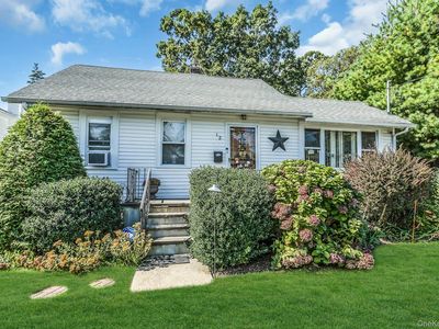 12 Washington Drive, Merrick, NY, 11566