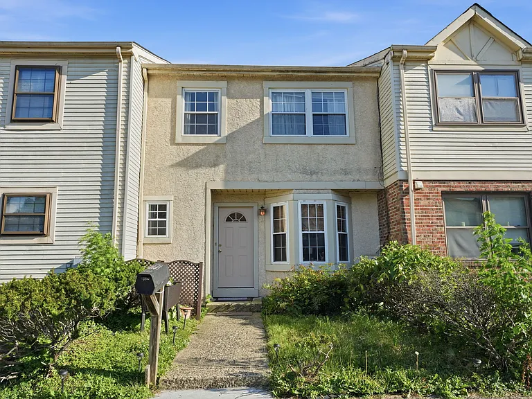 272 Hudson Ct — Photo 23