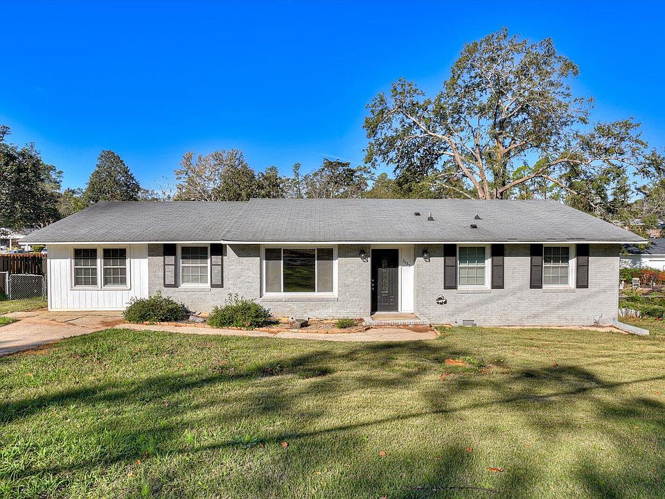 1st image of 1137 Eisenhower Drive