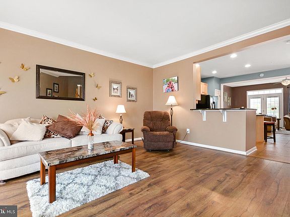 2nd image of 10 Wash House Cir