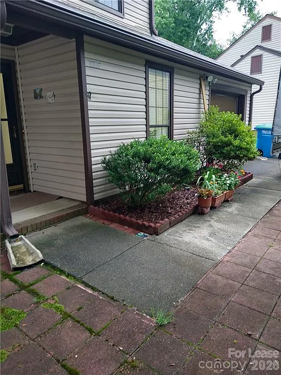 2 bed, 2.5 bath, 1291 sqft, $1,800 — Photo 4