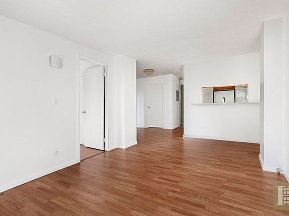 3rd image of 122-124 Elizabeth St #6B