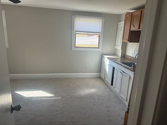 2nd image of 13901 Lancaster Dr
