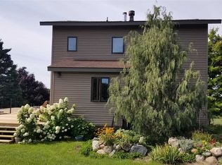 07810 Maple Grove Rd, Charlevoix, MI 49720