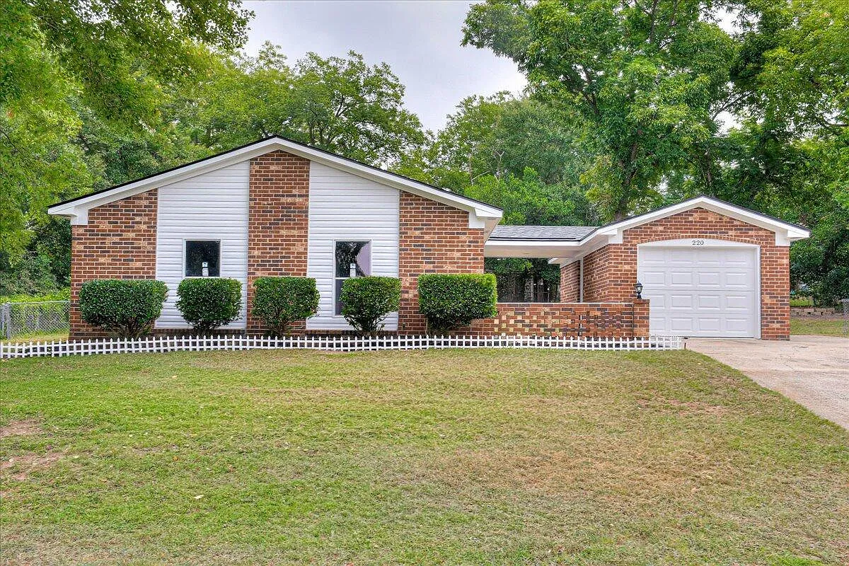 3 bed, 2.0 bath, 1161 sqft, $1,650 — Photo 1