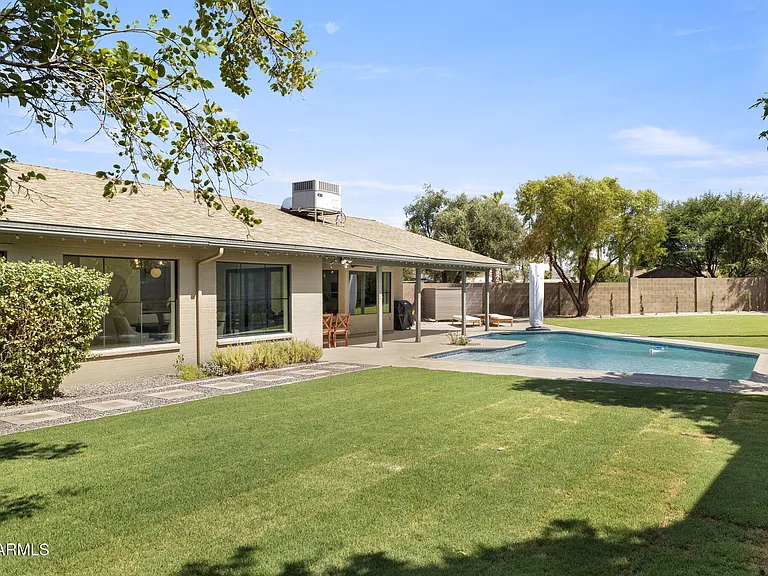 2601 E Sahuaro Dr — Photo 27