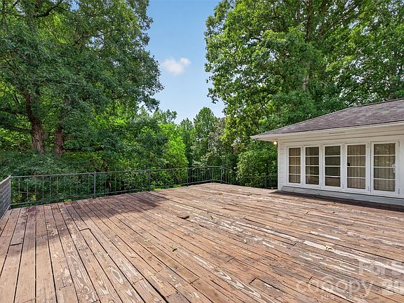 36th image of 311 33rd Street Dr SE