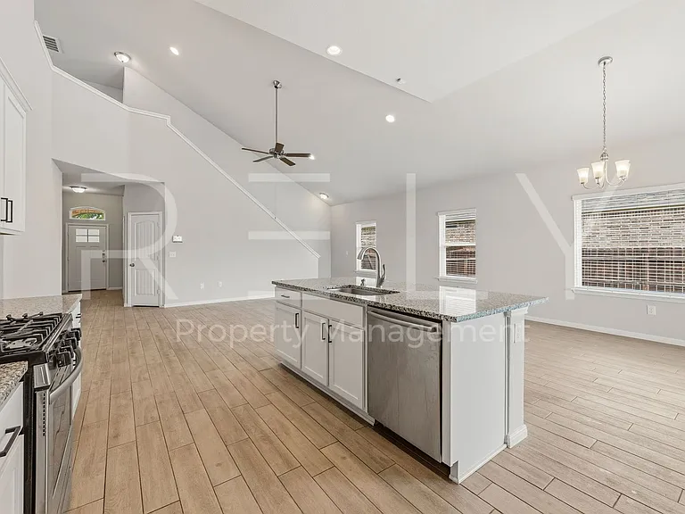 2412 Star Hill Rnch — Photo 10