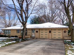 407 N Dale Ave, Mount Prospect, IL 60056
