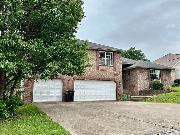 3rd image of 1518 W Coach House Court