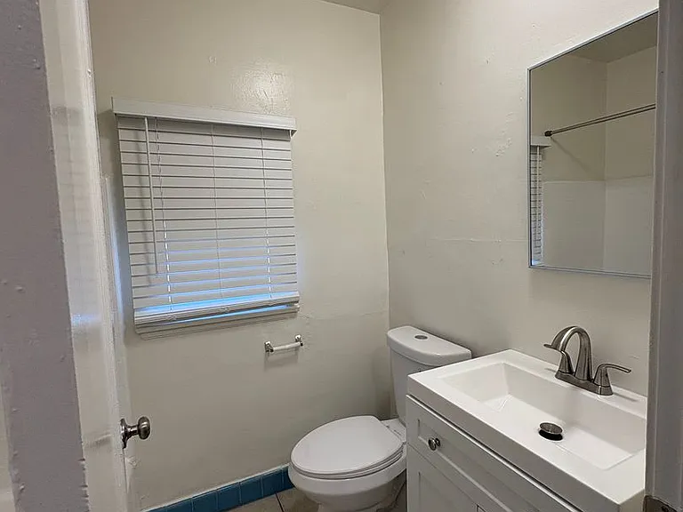 645 S. Burnside Ave. — Photo 19