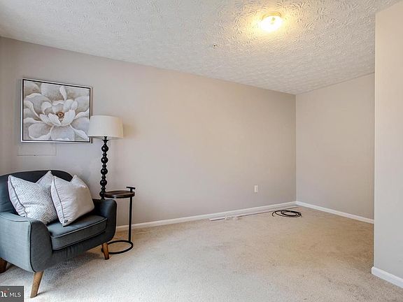 4th image of 48303 Picketts Harbor Ct