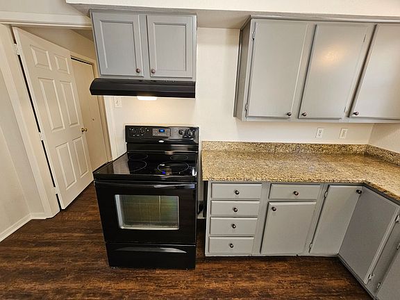 2nd image of 848 Emberwood Dr
