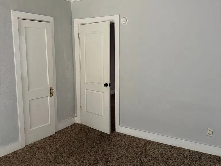 2218 Yancey Ave — Photo 7