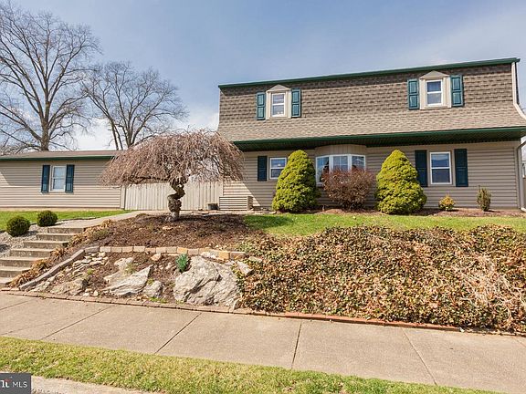 4th image of 45 Plum St