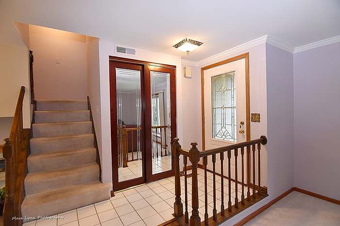 1st image of 1934 Williamsburg Dr