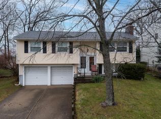 3210 Spring Valley Dr, Erlanger, KY 41018