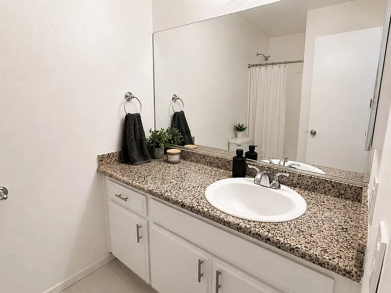 604 E Orange Grove Ave — Photo 12