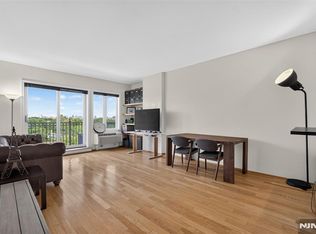 1212 City Place #1212, Edgewater, NJ 07020