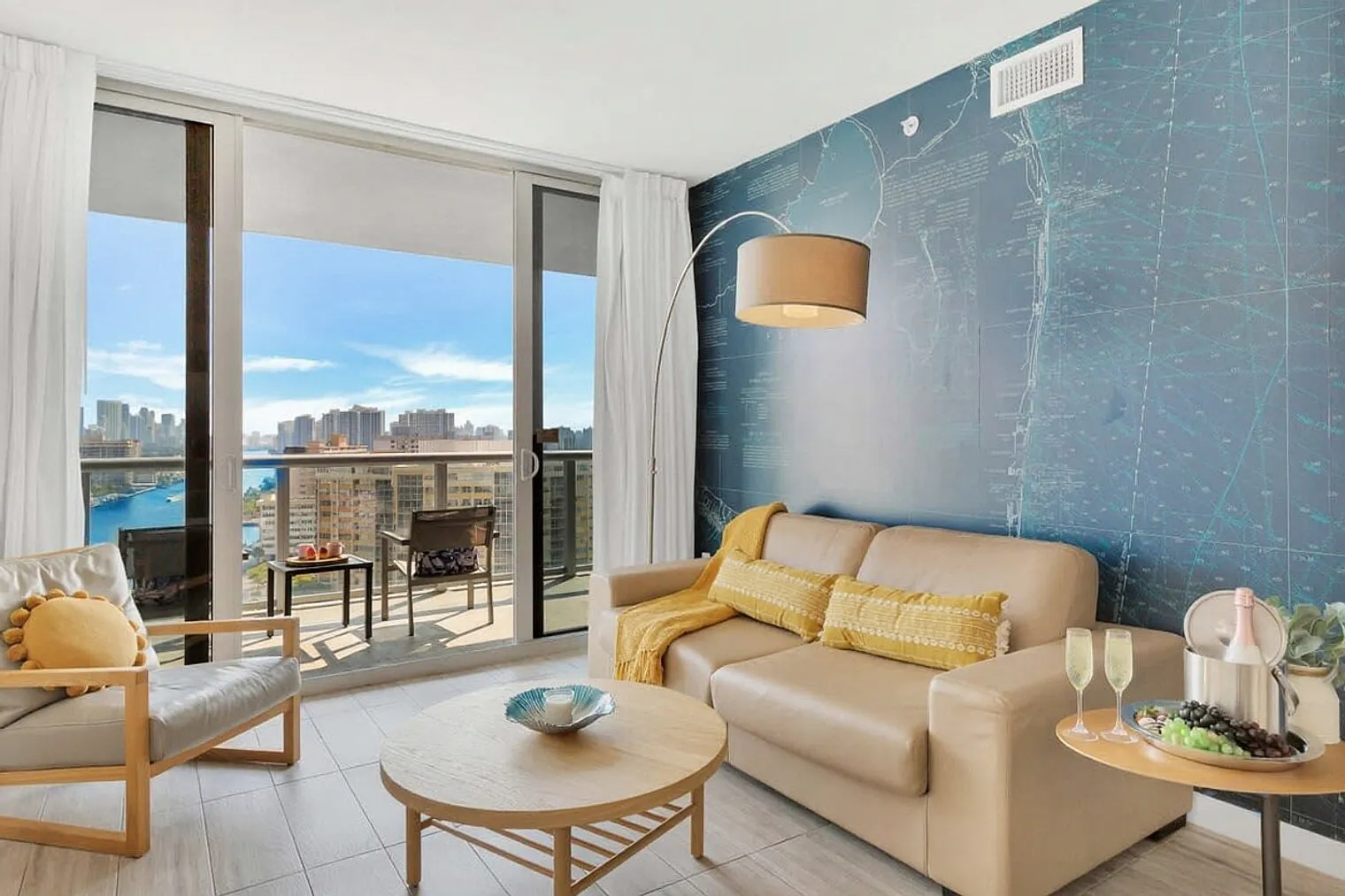 2 bed, 2.0 bath, 990 sqft, $3,825 — Photo 1