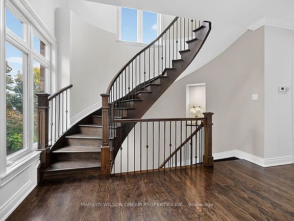 5th image of 612 Besserer St