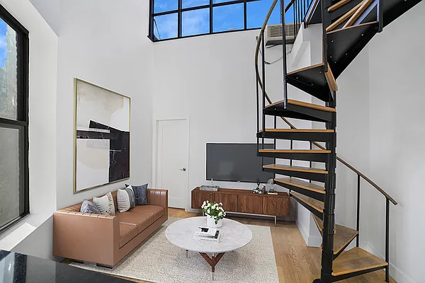 Rented by Mossanen Group | media 24