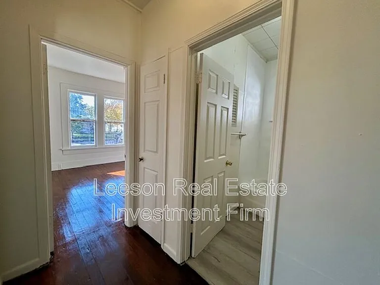 2924 Dupont St — Photo 9