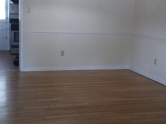 5th image of 27 Milhaven Sq