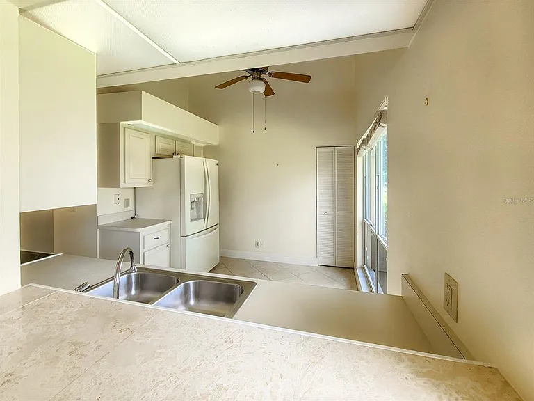 2321 SE 19th Cir — Photo 12