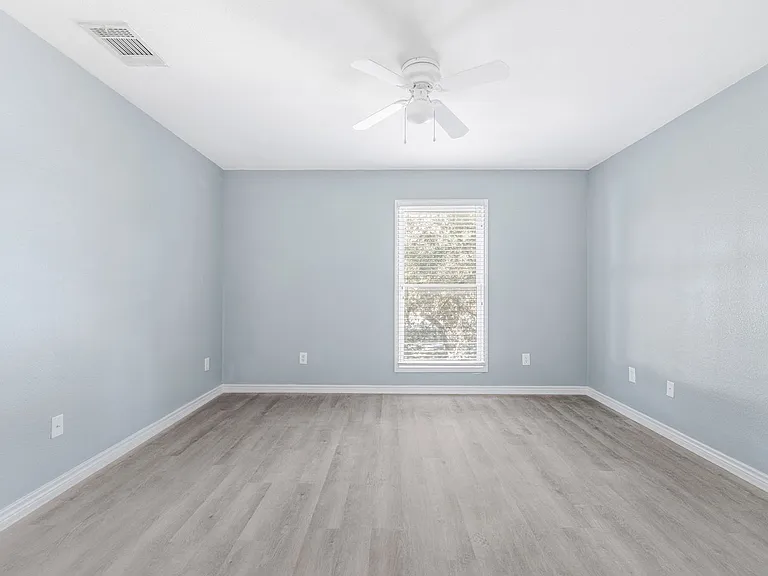 805 N Main St #108 — Photo 58