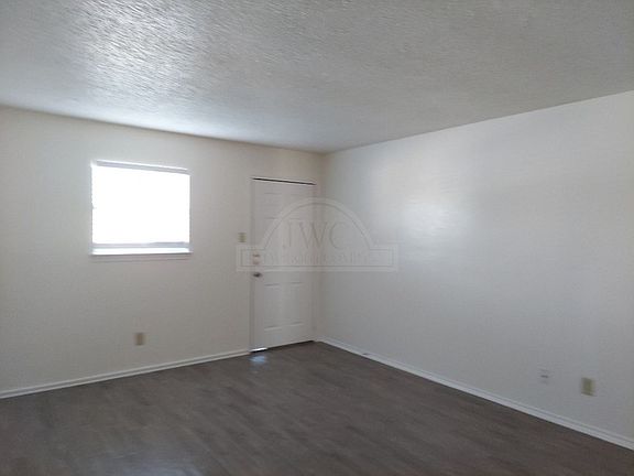 4th image of 507 Hackberry St #29
