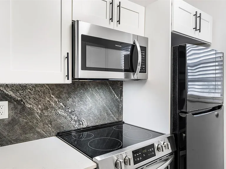 410 Euclid Ave #11 — Photo 5