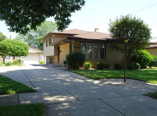 9915 S Kenton Ave, Oak Lawn, IL 60453