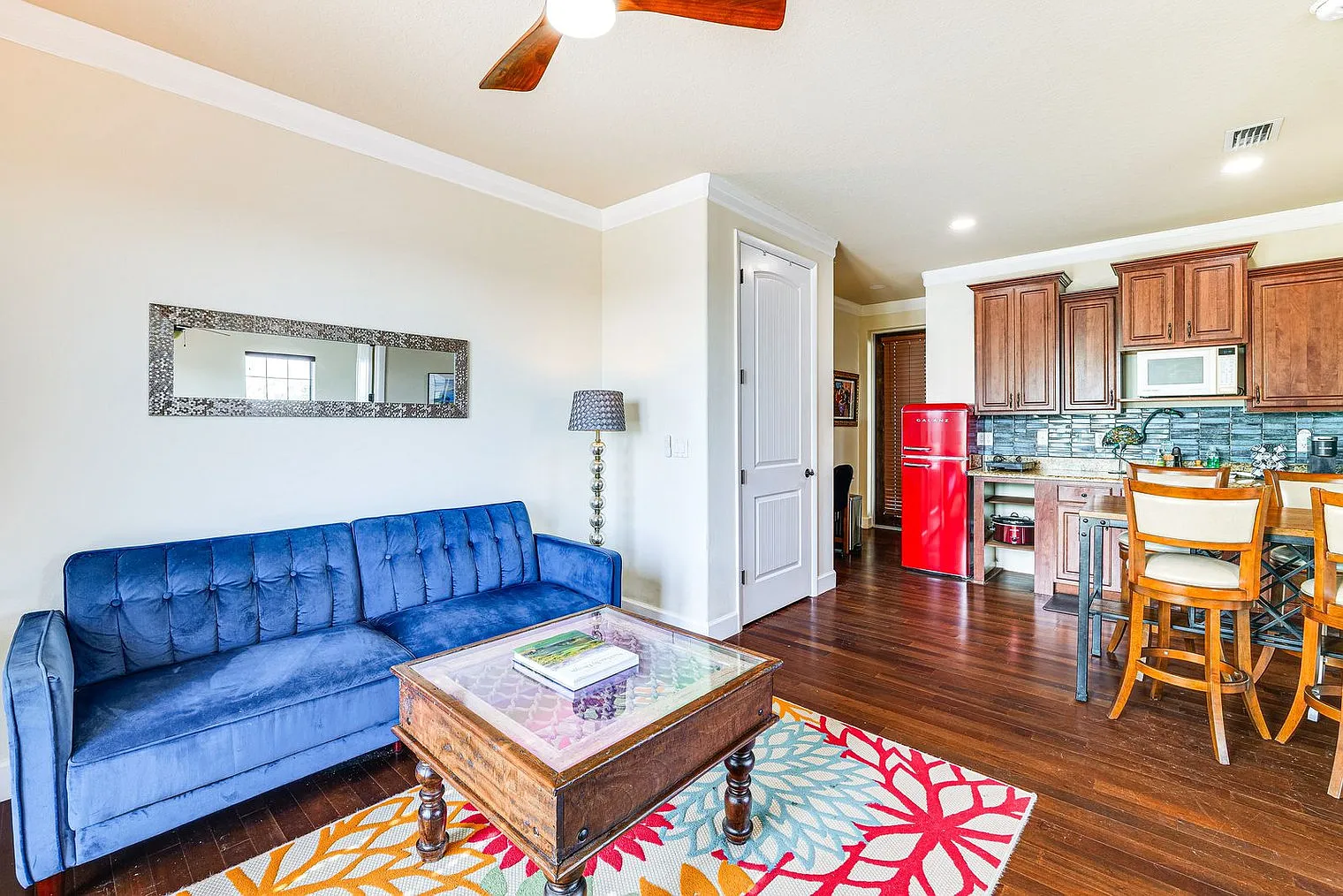 1 bed, 1.0 bath, 1097 sqft, $3,580 — Photo 2
