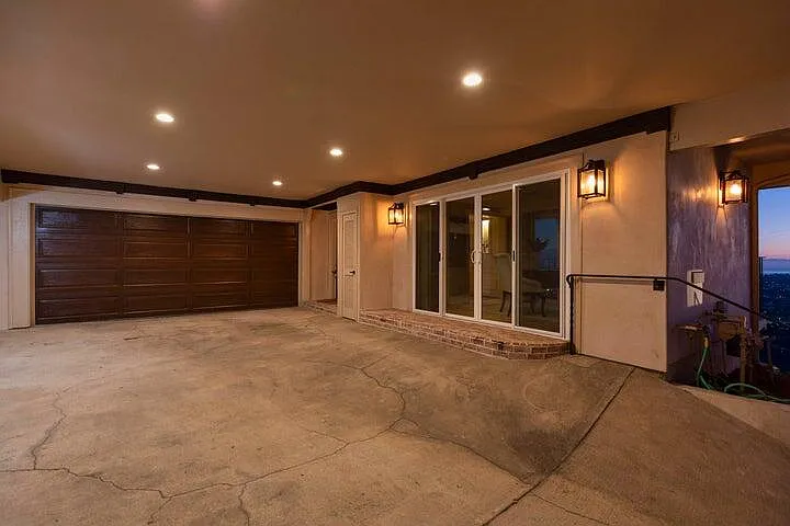 922 Roble Ln — Photo 20