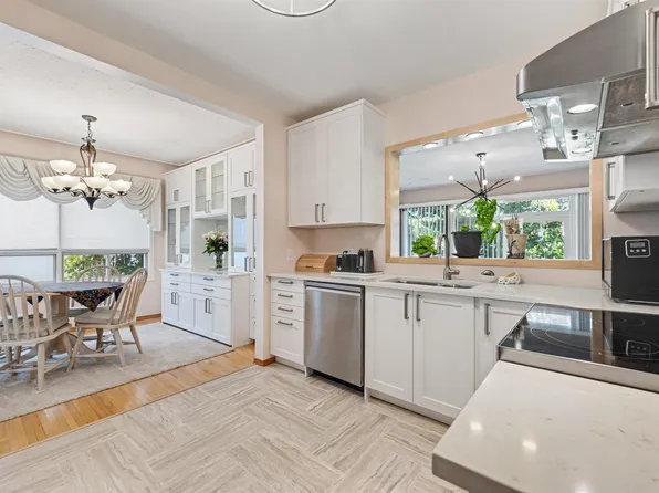 9602 85th St NW, Edmonton, AB T6C 3E2