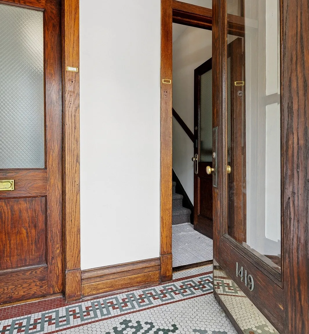 1419 W Winona St — Photo 3